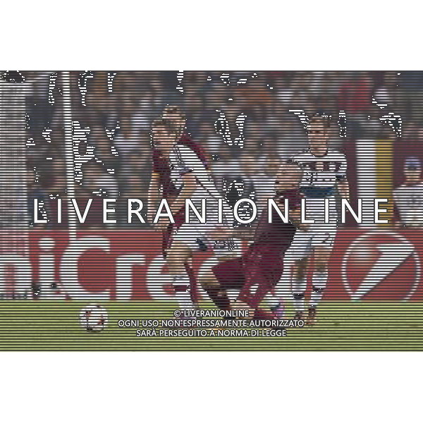 Roma - 21/10/2014 - Stadio Olimpico - Uefa Champions League 2014/2015 - AS Roma vs Bayern Monaco - nella foto: Muller e Nainggolan / Ph Fabrizio Corradetti - Ag. Aldo Liverani sas