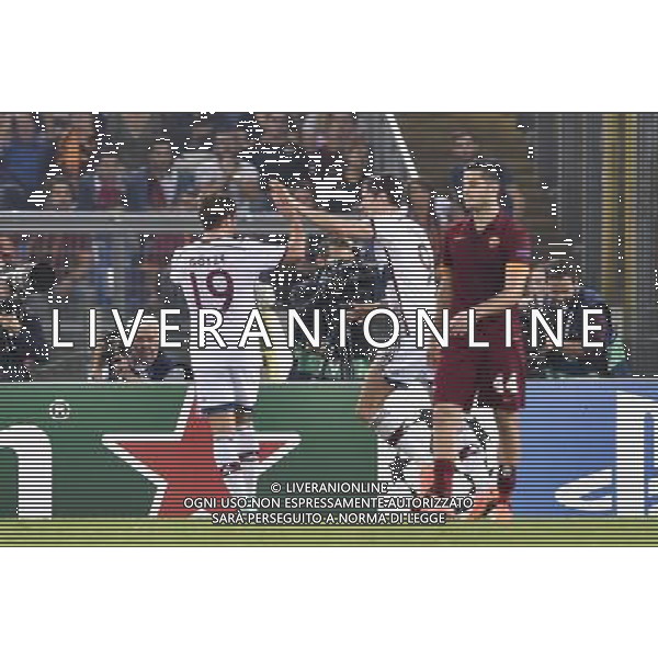 Roma - 21/10/2014 - Stadio Olimpico - Uefa Champions League 2014/2015 - AS Roma vs Bayern Monaco - nella foto: Mario Gotze festeggia con Robert Lewandowski / Ph Fabrizio Corradetti - Ag. Aldo Liverani sas