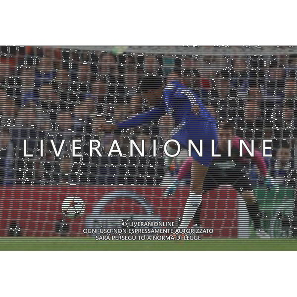 Chelsea\'s Loic Remy scores the opening goal Photographer KieranGalvin/CameraSport Football - UEFA Champions League Group G - Chelsea v Maribor - Tuesday 21st October 2014 - Stamford Bridge - London © CameraSport - 43 Linden Ave. Countesthorpe. Leicester. England. LE8 5PG - Tel: +44 (0) 116 277 4147 - admin@camerasport.com - www.camerasport.com /Agenzia Aldo Liverani sas - ITALY ONLY - EDITORIAL USE ONLY