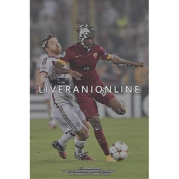Roma - 21/10/2014 - Stadio Olimpico - Uefa Champions League 2014/2015 - AS Roma vs Bayern Monaco - nella foto: Gervinho e Xabi Alonso / Ph Fabrizio Corradetti - Ag. Aldo Liverani sas