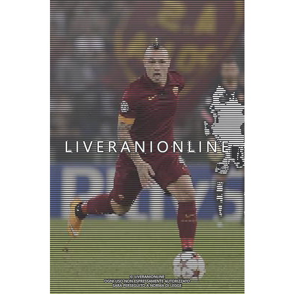 Roma - 21/10/2014 - Stadio Olimpico - Uefa Champions League 2014/2015 - AS Roma vs Bayern Monaco - nella foto: Radja Nainggolan / Ph Fabrizio Corradetti - Ag. Aldo Liverani sas