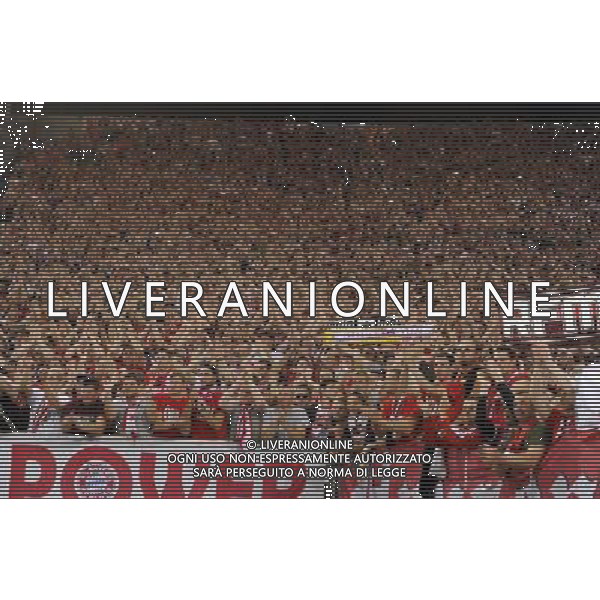 Roma - 21/10/2014 - Stadio Olimpico - Uefa Champions League 2014/2015 - AS Roma vs Bayern Monaco - nella foto: I tifosi del Bayern Monaco ringraziano i giocatori a fine gara / Ph Fabrizio Corradetti - Ag. Aldo Liverani sas