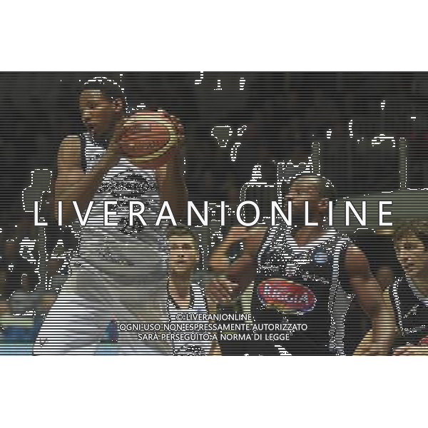 VIRTUS GRANAROLO BOLOGNA - CASERTA CAMPIONATO BASKET SERIE A1 26 OTTOBRE 2014 NELLA FOTO GILCHRIST ©schicchi/Agenzia Aldo Liverani sas 