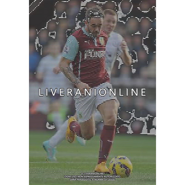 Burnley\'s Danny Ings races in to score his team\'s 1st goal Photographer Dave Howarth/CameraSport Football - Barclays Premiership - Burnley v Everton - Sunday 26th October - Turf Moor - Burnley © CameraSport - 43 Linden Ave. Countesthorpe. Leicester. England. LE8 5PG - Tel: +44 (0) 116 277 4147 - admin@camerasport.com - www.camerasport.com AG ALDO LIVERANI SAS ONLY ITALY