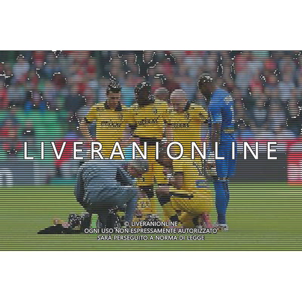 Blessure Pape SOUARE - 26.10.2014 - Rennes / Lille - 11eme journee de Ligue 1 - Photo : Vincent Michel / Icon Sport /Agenzia Aldo Liverani sas - ITALY ONLY - EDITORIAL USE ONLY