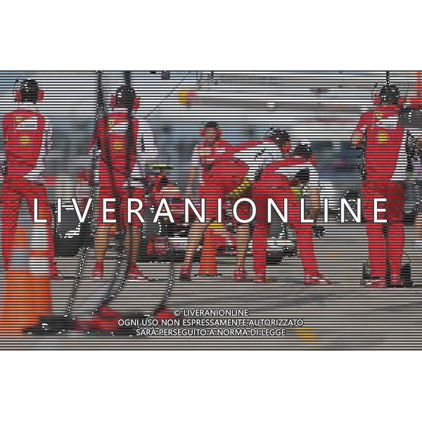Scuderia Ferrari mechanics 31.10.2014. Formula 1 World Championship, Rd 17, United States Grand Prix, Austin, Texas, USA, Practice Day. - www.xpbimages.com, EMail: requests@xpbimages.com - copy of publication required for printed pictures. Every used picture is fee-liable. © Copyright: Charniaux / XPB Images /Agenzia Aldo Liverani sas - ITALY ONLY - EDITORIAL USE ONLY