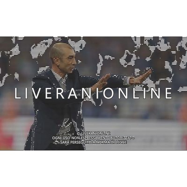 firo Fu§ball,Fussball, 31.10.2014 1.Bundesliga, Saison 2014/2015 FC Schalke - FC Augsburg 1:0 Gestik Roberto Di Matteo $worldrightsEs gelten unsere AGB, einsehbar auf www.firosportphoto.de copyright by firo sportphoto: Coesfelder Str.207 48249 DŸlmen www.firosportphoto.de mail@firosportphoto.de (V o l k s b a n k B o c h u m - W i t t e n ) BLZ.: 430 601 29 Kt. Nr.: 341 117 100 Tel:Ê 02594 - 9916004 Fax:Ê02594 - 9916005 AG ALDO LIVERANI SAS ONLY ITALY