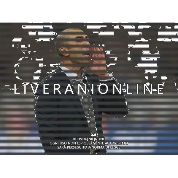 firo Fu§ball,Fussball, 31.10.2014 1.Bundesliga, Saison 2014/2015 FC Schalke - FC Augsburg TRAINER Roberto Di Matteo GESTIK . $worldrightsEs gelten unsere AGB, einsehbar auf www.firosportphoto.de copyright by firo sportphoto: Coesfelder Str.207 48249 DŸlmen www.firosportphoto.de mail@firosportphoto.de (V o l k s b a n k B o c h u m - W i t t e n ) BLZ.: 430 601 29 Kt. Nr.: 341 117 100 Tel:Ê 02594 - 9916004 Fax:Ê02594 - 9916005 AG ALDO LIVERANI SAS ONLY ITALY
