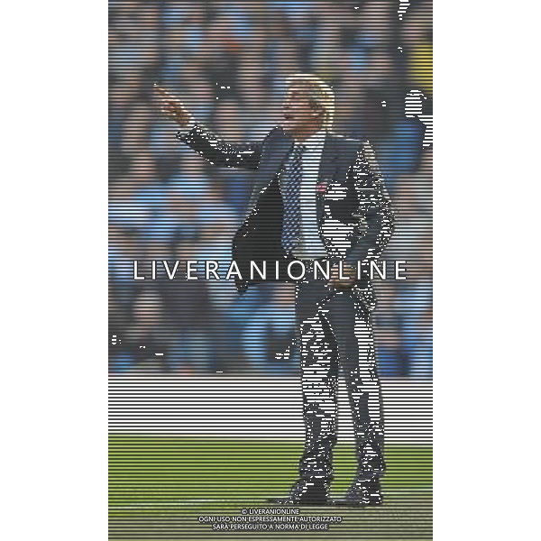 Manchester City\'s Manager Manuel Pellegrini shouts instructions to his team Photographer Dave Howarth/CameraSport Football - Barclays Premiership - Manchester City v Manchester United - Sunday 2nd November 2014 - Etihad Stdium - Manchester © CameraSport - 43 Linden Ave. Countesthorpe. Leicester. England. LE8 5PG - Tel: +44 (0) 116 277 4147 - admin@camerasport.com - www.camerasport.com AG ALDO LIVERANI SAS ONLY ITALY