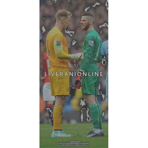 Manchester City\'s Joe Hart and Manchester United\'s David De Gea shake hands at the final whistle Photographer Dave Howarth/CameraSport Football - Barclays Premiership - Manchester City v Manchester United - Sunday 2nd November 2014 - Etihad Stdium - Manchester © CameraSport - 43 Linden Ave. Countesthorpe. Leicester. England. LE8 5PG - Tel: +44 (0) 116 277 4147 - admin@camerasport.com - www.camerasport.com AG ALDO LIVERANI SAS ONLY ITALY