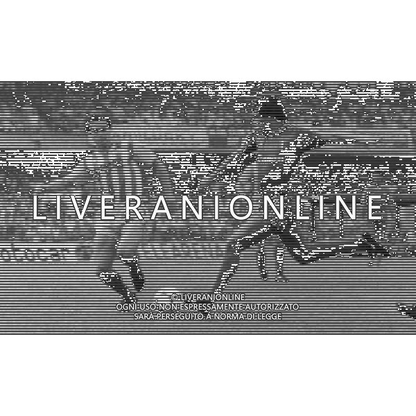 ARCHIVIO LIVERANI NELLA FOTO VINICIO VERZA CON LA MAGLIA DEL VERONA AG ALDO LIVERANI SAS