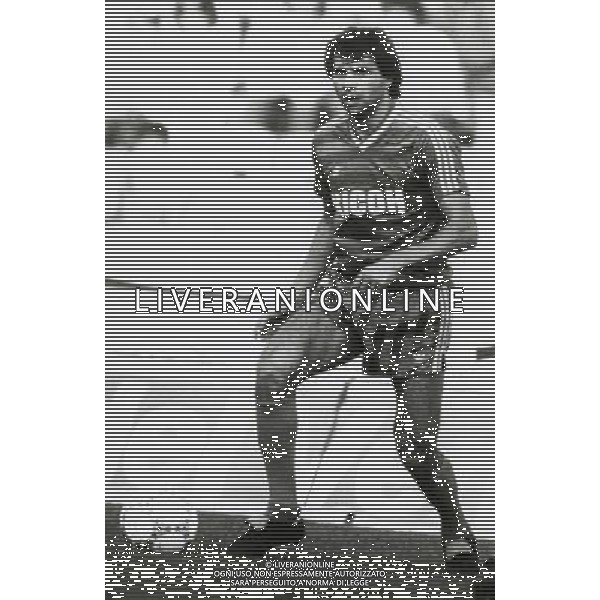ARCHIVIO LIVERANI NELLA FOTO VINICIO VERZA CON LA MAGLIA DEL VERONA AG ALDO LIVERANI SAS