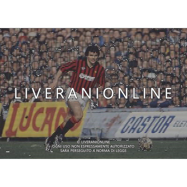 ARCHIVIO LIVERANI NELLA FOTO VINICIO VERZA CON LA MAGLIA DEL MILAN AG ALDO LIVERANI SAS