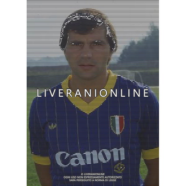 ARCHIVIO LIVERANI NELLA FOTO VINICIO VERZA CON LA MAGLIA DEL VERONA AG ALDO LIVERANI SAS