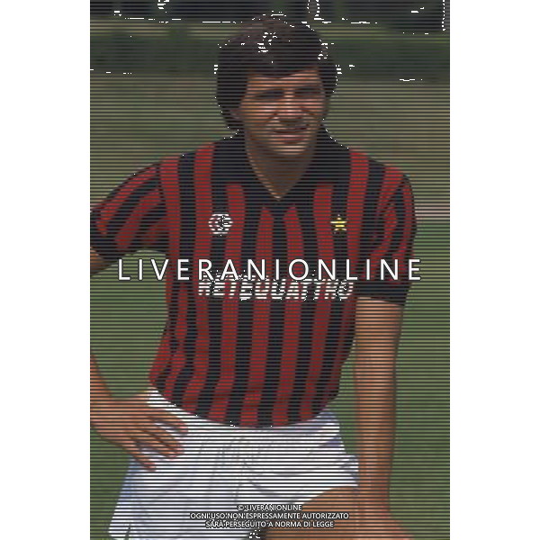 ARCHIVIO LIVERANI NELLA FOTO VINICIO VERZA CON LA MAGLIA DEL MILAN AG ALDO LIVERANI SAS