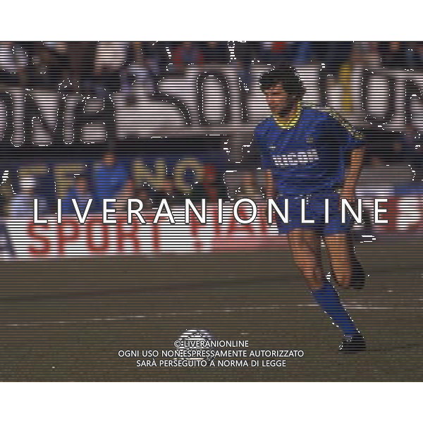 ARCHIVIO LIVERANI NELLA FOTO VINICIO VERZA CON LA MAGLIA DEL VERONA AG ALDO LIVERANI SAS
