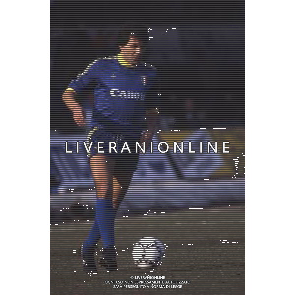 ARCHIVIO LIVERANI NELLA FOTO VINICIO VERZA CON LA MAGLIA DEL VERONA AG ALDO LIVERANI SAS