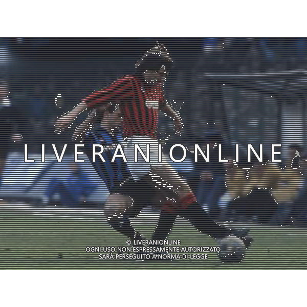 ARCHIVIO LIVERANI NELLA FOTO VINICIO VERZA CON LA MAGLIA DEL MILAN AG ALDO LIVERANI SAS