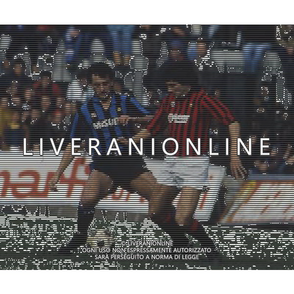 ARCHIVIO LIVERANI NELLA FOTO VINICIO VERZA CON LA MAGLIA DEL MILAN E ANDREA MANDORLINI AG ALDO LIVERANI SAS