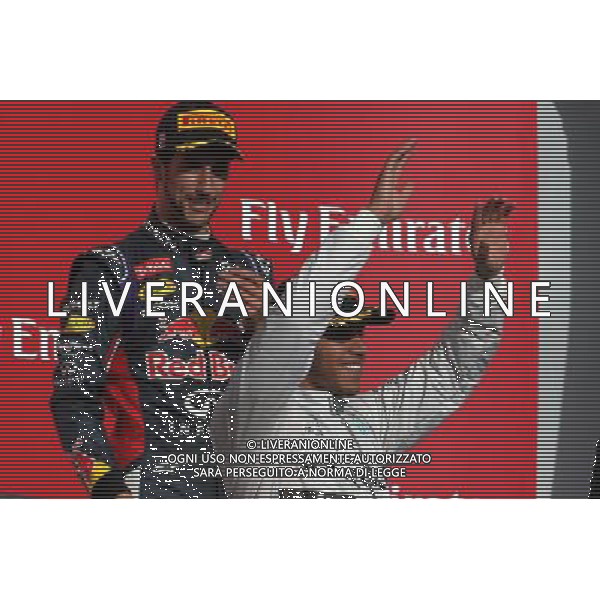Lewis Hamilton (GBR), Mercedes AMG F1 Team and Daniel Ricciardo (AUS), Red Bull Racing 02.11.2014. Formula 1 World Championship, Rd 17, United States Grand Prix, Austin, Texas, USA, Race Day. /AGENZIA ALDO LIVERANI SAS - ITALY ONLY - EDITORIAL USE ONLY