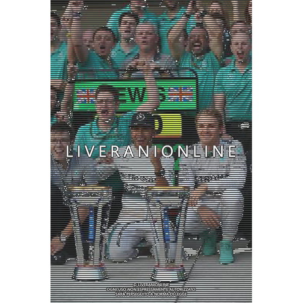 1st place Lewis Hamilton (GBR) Mercedes AMG F1 with 2nd place Nico Rosberg (GER) Mercedes AMG F1 W05. 02.11.2014. Formula 1 World Championship, Rd 17, United States Grand Prix, Austin, Texas, USA, Race Day. AG ALDO LIVERANI SAS ONLY ITALY