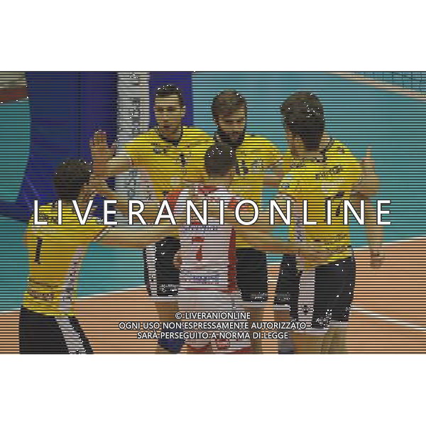 Campionato SuperLega UnipolSai - 4Â° giornata Assago (Milano) 2-11-2014 Mediolanum Forum Revivre Milano vs Modena Volley nella foto esultanza Modena Volley dopo un punto foto Roberto Garavaglia - ag. Aldo Liverani sas