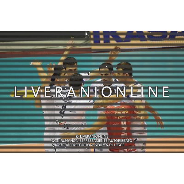 Campionato SuperLega UnipolSai - 4Â° giornata Assago (Milano) 2-11-2014 Mediolanum Forum Revivre Milano vs Modena Volley nella foto esultanza Revivre Milano dopo un punto foto Roberto Garavaglia - ag. Aldo Liverani sas
