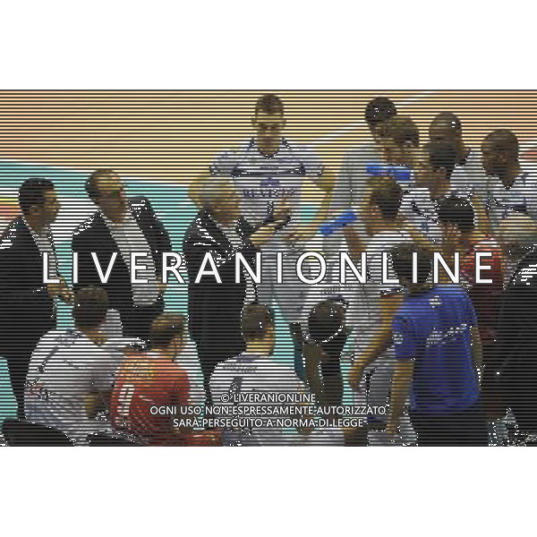 Campionato SuperLega UnipolSai - 4Â° giornata Assago (Milano) 2-11-2014 Mediolanum Forum Revivre Milano vs Modena Volley nella foto Marco Maranesi allenatore della Revivre Milano al centro durante un timeout della squadra foto Roberto Garavaglia - ag. Aldo Liverani sas