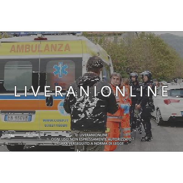 La Protesta durante la visita del Premier Matteo Renzi a Brescia 03 Novembre 2014 nella foto nell\'ambulanza il carabiniere ferito durante gli incidenti alla manifestazione al magazzino 47 alla ditta Palazzoli ©Fotolive Filippo Venezia/AGENZIA ALDO LIVERANI SAS