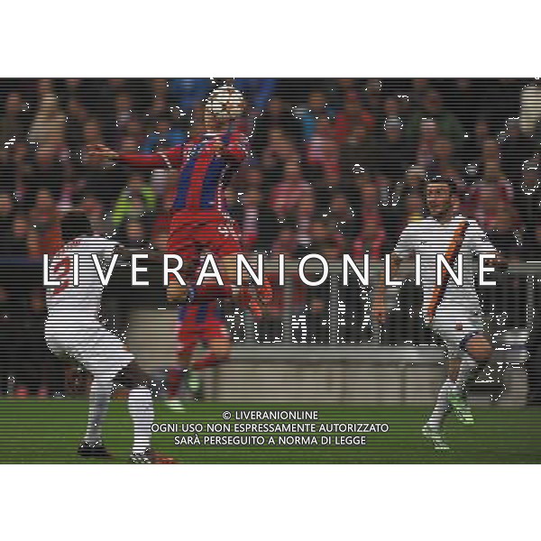 firo Fu§ball,Fussball, 05.11.2014 Uefa Champions League, CL, Saison 2014/2015 Gruppenphase, 4. Spieltag, Vorrunde FC Bayern MŸnchen, Muenchen, FCB, - AS Rom, Roma, Zweikampf, Robert Lewandowski, Bayern, Mapou Yanga Mbiwa, AS Rom, $worldrightsEs gelten unsere AGB, einsehbar auf www.firosportphoto.de copyright by firo sportphoto: Coesfelder Str.207 48249 DŸlmen www.firosportphoto.de mail@firosportphoto.de (V o l k s b a n k B o c h u m - W i t t e n ) BLZ.: 430 601 29 Kt. Nr.: 341 117 100 Tel:Ê 02594 - 9916004 Fax:Ê02594 - 9916005 /AGENZIA ALDO LIVERANI SAS - ITALY ONLY - EDITORIAL USE ONLY - Bayern Monaco - Roma
