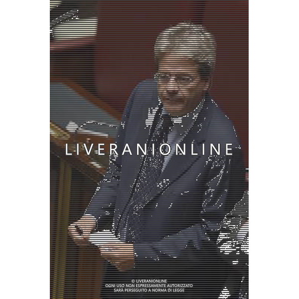 Roma - 06/11/2014 - Montecitorio - Seduta comune per l\'elezione dei giudici della Corte Costituzionale e componenti del CSM - nella foto: Paolo Gentiloni ministro degli Esteri /Ph. Fabrizio Corradetti - Ag. Aldo Liverani sas