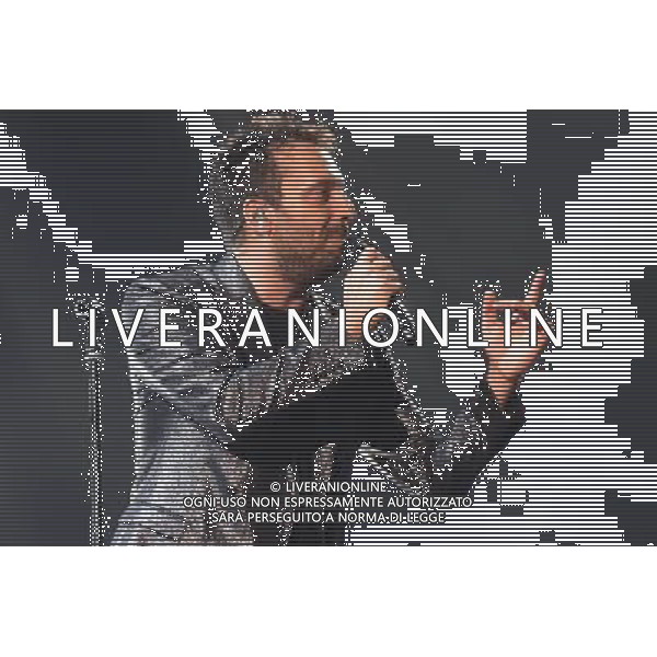 Il Logico Tour di Cesare Cremonini a Bologna, 6 novembre 2014. Â©schicchi/AGENZIA ALDO LIVERANI SAS 