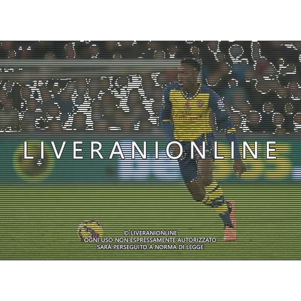ArsenalÕs Danny Welbeck in action during todays match Photographer Ian Cook/CameraSport Football - Barclays Premiership - Swansea City v Arsenal - Sunday 9th November 2014 - Liberty Stadium - Swansea © CameraSport - 43 Linden Ave. Countesthorpe. Leicester. England. LE8 5PG - Tel: +44 (0) 116 277 4147 - admin@camerasport.com - www.camerasport.com AG ALDO LIVERANI SAS ONLY ITALY