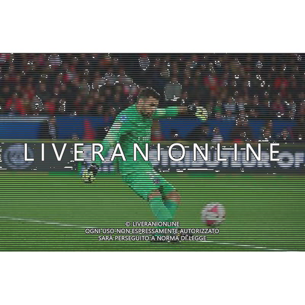 Salvatore SIRIGU - 09.11.2014 - Paris Saint Germain / Marseille - 13eme journee de Ligue 1 Photo : Dave Winter / Icon Sport AG ALDO LIVERANI SAS ONLY ITALY