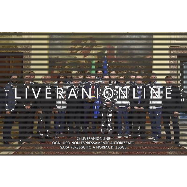 Roma - 11/11/2014 - Palazzo Chigi - Il Presidente del Consiglio Matteo Renzi incontra alcune atlete della Nazionale Italiana di pallavolo - nella foto: foto di gruppo con la rappresentativa della Nazionale pallavolo femminile / Ph. Fabrizio Corradetti - Ag. Aldo Liverani sas