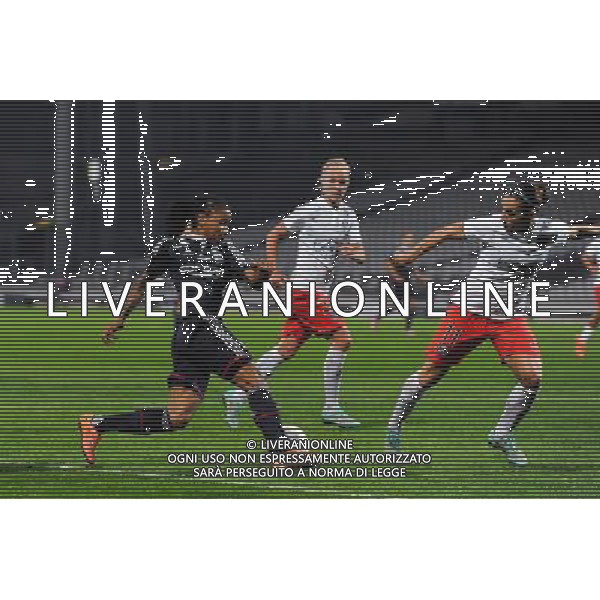 Elodie THOMIS - 12.11.2014 - Lyon / Paris Saint Germain - 1/4Finale Retour Champions League Photo : Jean Paul Thomas / Icon Sport /AGENZIA ALDO LIVERANI SAS - ITALY ONLY - EDITORIAL USE ONLY