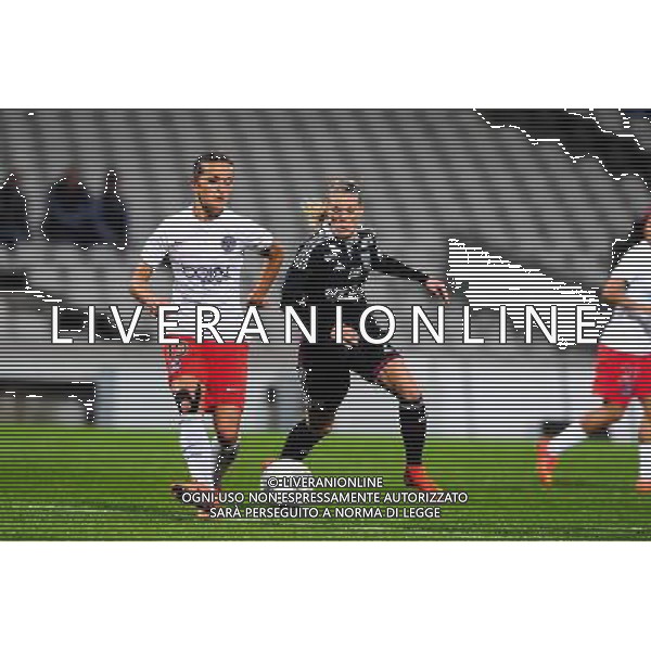 Fatmire Alushi / Lara DICKENMANN - 12.11.2014 - Lyon / Paris Saint Germain - 1/4Finale Retour Champions League Photo : Jean Paul Thomas / Icon Sport /AGENZIA ALDO LIVERANI SAS - ITALY ONLY - EDITORIAL USE ONLY