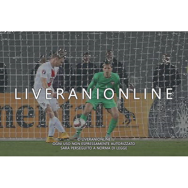 TBILISI 14.11.2014 MECZ ELIMINACJE DO MISTRZOSTW EUROPY FRANCJA 2016 GRUPA D: GRUZJA - POLSKA --- QUALIFICATION FOR UEFA EURO 2016 MATCH GROUP D: GEORGIA - POLAND LUKASZ PISZCZEK WOJCIECH SZCZESNY FOT. PIOTR KUCZA/NEWSPIX.PL --- Newspix.pl /Agenzia Aldo Liverani sas - ITALY ONLY - EDITORIAL USE ONLY - Georgia - Polonia qualificazioni Europei UEFA del 2016 *** Local Caption *** www.newspix.pl mail us: info@newspix.pl call us: 0048 022 23 22 222 --- Polish Picture Agency by Ringier Axel Springer Poland