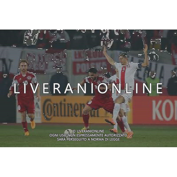 TBILISI 14.11.2014 MECZ ELIMINACJE DO MISTRZOSTW EUROPY FRANCJA 2016 GRUPA D: GRUZJA - POLSKA --- QUALIFICATION FOR UEFA EURO 2016 MATCH GROUP D: GEORGIA - POLAND MURTAZ DAUSHVILI ROBERT LEWANDOWSKI FOT. PIOTR KUCZA/NEWSPIX.PL --- Newspix.pl /Agenzia Aldo Liverani sas - ITALY ONLY - EDITORIAL USE ONLY - Georgia - Polonia qualificazioni Europei UEFA del 2016 *** Local Caption *** www.newspix.pl mail us: info@newspix.pl call us: 0048 022 23 22 222 --- Polish Picture Agency by Ringier Axel Springer Poland