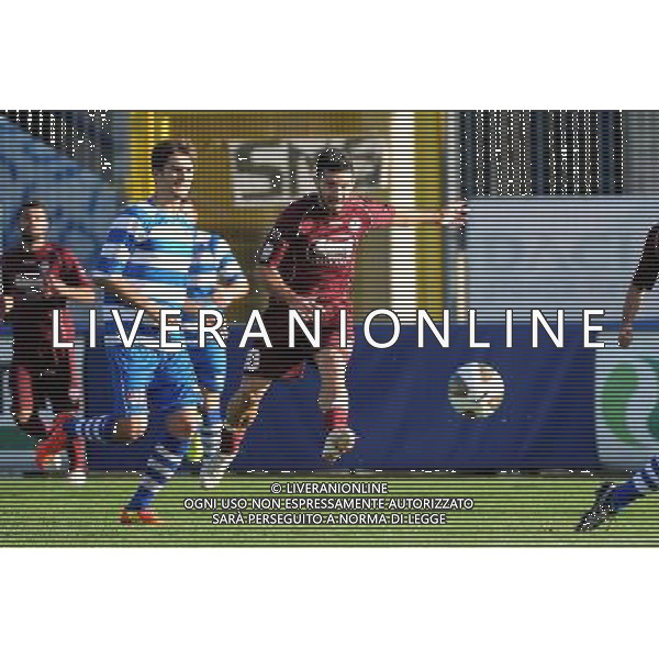 Busto Arsizio (VA) 16-11-2014 Stadio Carlo Speroni Campionato Lega PRO girone A - 13¡ giornata Pro Patria vs Arezzo nella foto Erpen al tiro foto Roberto Garavaglia - ag. Aldo Liverani sas