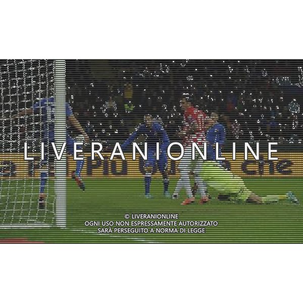 Qualificazioni ai Campionati Europei di Calcio UEFA Francia 2016 Gruppo H Milano - 16.11.2014 Italia-Croazia Nella Foto:ranocchia salva sulla linea il colpo di testa di olic /Ph.Vitez-Ag. Aldo Liverani