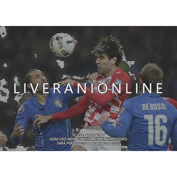 Qualificazioni ai Campionati Europei di Calcio UEFA Francia 2016 Gruppo H Milano - 16.11.2014 Italia-Croazia Nella Foto:corluka chiellini /Ph.Vitez-Ag. Aldo Liverani