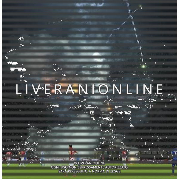 Qualificazioni ai Campionati Europei di Calcio UEFA Francia 2016 Gruppo H Milano - 16.11.2014 Italia-Croazia Nella Foto:l lancio di fumogeni da parte dei tifosi croati /Ph.Vitez-Ag. Aldo Liverani