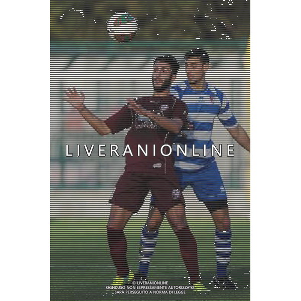 Busto Arsizio (VA) 16-11-2014 Stadio Carlo Speroni Campionato Lega PRO girone A - 13¡ giornata Pro Patria vs Arezzo nella foto Mattia Montini (Arezzo) SX e Myles Andreson (Pro Patria) DX foto Roberto Garavaglia - ag. Aldo Liverani sas