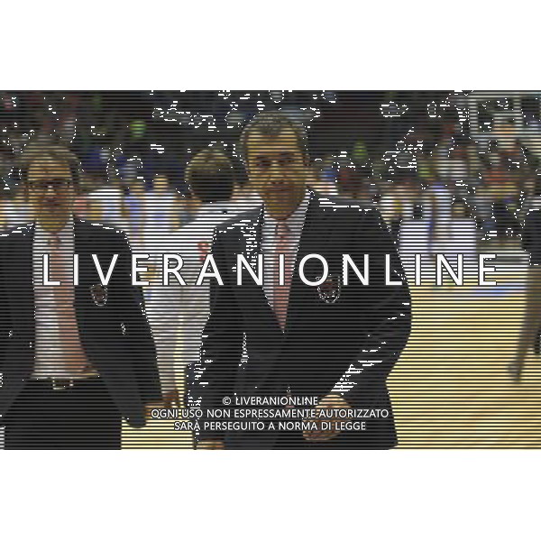 Assago (MI) 16-11-2014 Campionato Serie A Beko - 6Â° giornata Mediolanum Forum EA7 Emporio Armani Milano - Acqua Vitasnella Cantu\' nella foto Luca Banchi allenatore Milano foto Roberto Garavaglia - ag. Aldo Liverani