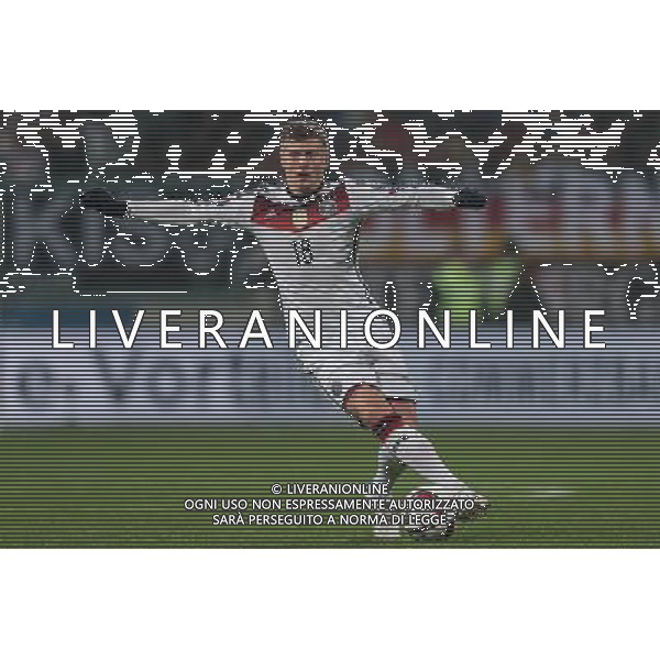 firo : Fu§ball,Fussball : 14.11.2014 EM, Euro, Euro 2016, Qualifikation, Nationalmannschaft, GER - GIB, Deutschland - Gibraltar, Toni Kroos ( Deutschland ), Einzelaktion $worldrightsEs gelten unsere AGB, einsehbar auf www.firosportphoto.de copyright by firo sportphoto: Coesfelder Str. 207 D- 48249 DŸlmen www.firosportphoto.de mail@firosportphoto.de (V o l k s b a n k B o c h u m - W i t t e n ) BLZ.: 430 601 29 Kt. Nr.: 341 117 100 Tel: +49-2594 - 9916004 Fax: +49-2594 - 9916005 AG ALDO LIVERANI SAS ONLY ITALY