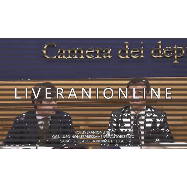Roma - 18/11/2014 - Sala stampa Montecitorio - Conferenza stampa sulle proposte di modifica della Legge di Stabilita\' - nella foto: Giuseppe Civati e Stefano Fassina / Ph. Fabrizio Corradetti - ag. Aldo Liverani Sas