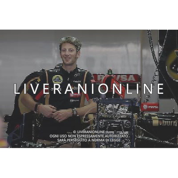 Romain Grosjean (FRA), Lotus F1 Team 20.11.2014. Formula 1 World Championship, Rd 19, Abu Dhabi Grand Prix, Yas Marina Circuit, Abu Dhabi, Preparation Day. AG ALDO LIVERANI SAS ONLY ITALY
