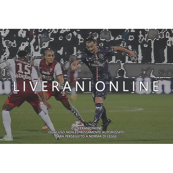 Ahmed KASHI / Zlatan IBRAHIMOVIC - 21.11.2014 - Metz / Paris Saint Germain - 14eme journee de Ligue 1 Photo : Fred Marvaux / Icon Sport AG ALDO LIVERANI SAS ONLY ITALY