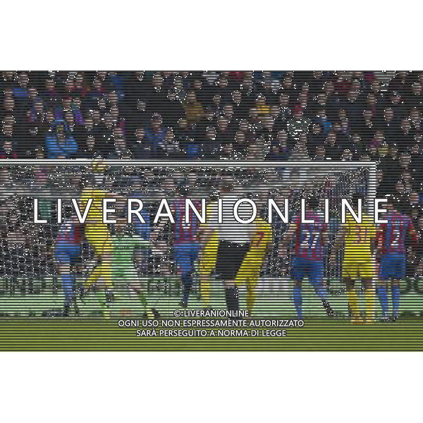 Liverpool\'s Rickie Lambert wins a header in the Crystal Palace penalty area Photographer Craig Mercer/CameraSport Football - Barclays Premiership - Crystal Palace v Liverpool - Sunday 23rd November 2014 - Selhurst Park - London © CameraSport - 43 Linden Ave. Countesthorpe. Leicester. England. LE8 5PG - Tel: +44 (0) 116 277 4147 - admin@camerasport.com - www.camerasport.com AG ALDO LIVERANI SAS ONLY ITALY